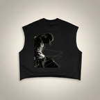 MONROE STORE camiseta sin mangas negra de corte boxy con estampado gráfico de figura humana y líneas geométricas. Algodón y poliéster.