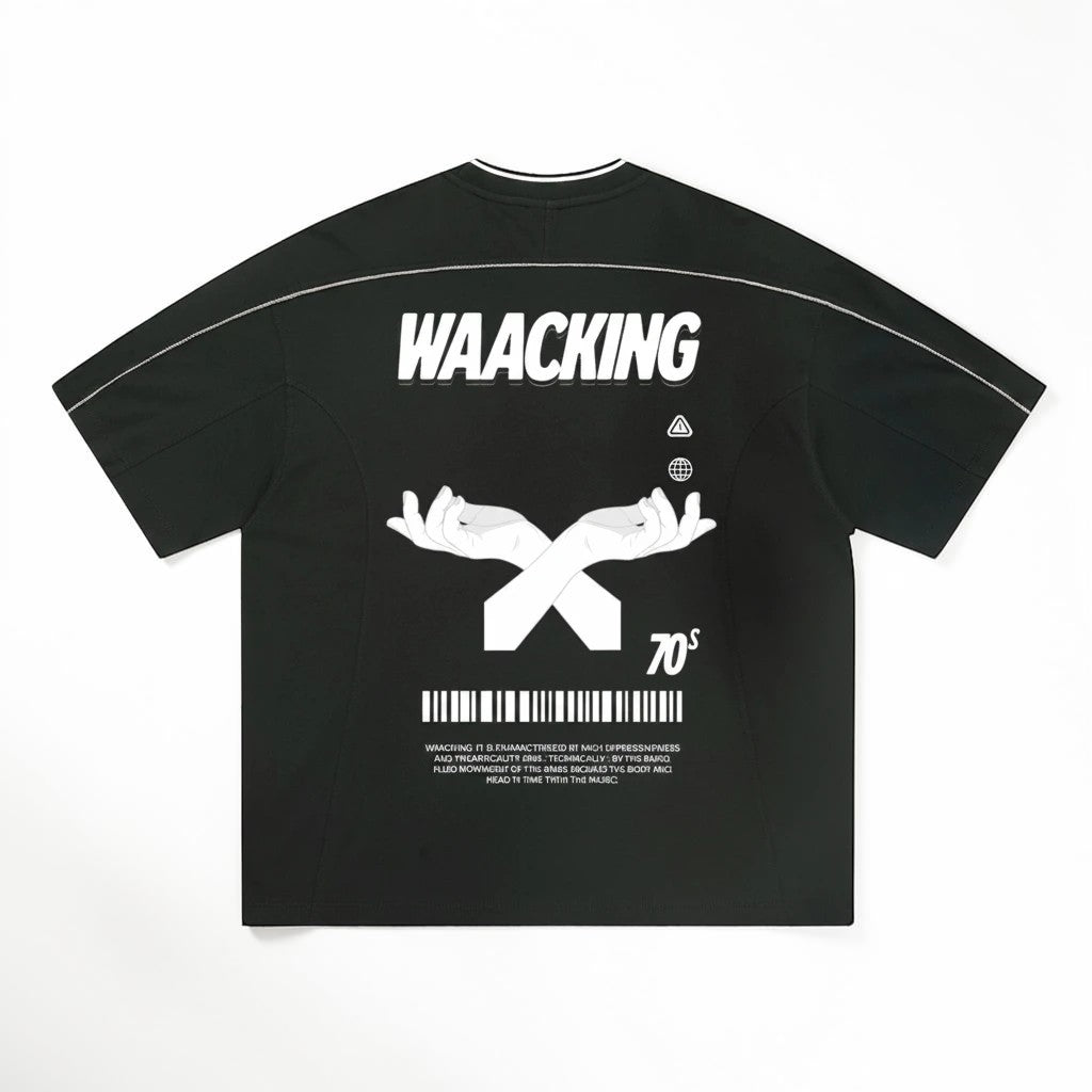 MONROE STORE camiseta negra de algodón 100% unisex, manga corta, cuello redondo, con estampado gráfico de manos cruzadas y texto "WAAACKING 70s".