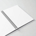 MONROE STORE cuaderno espiral con 118 páginas de papel rayado de 90 g/m² y encuadernación de espiral metálica negra.