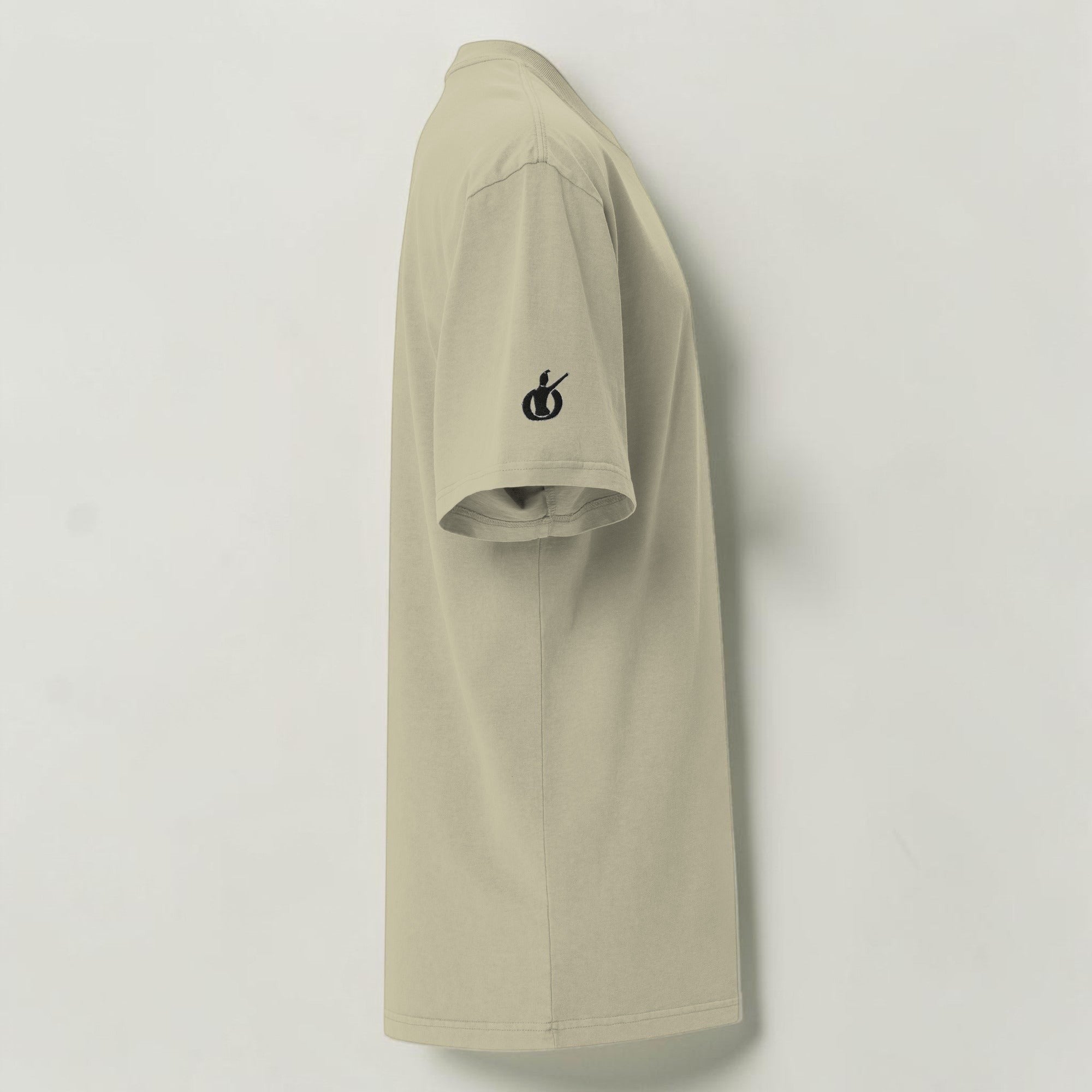 MONROE STORE oversized faded t-shirt in light beige, made from 100% carded cotton with a dropped shoulder and wide neck ribbing.