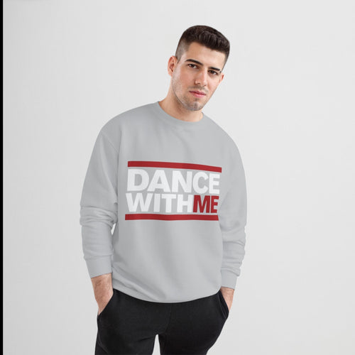 MONROE STORE Sudadera gris claro con texto "DANCE WITH ME" en blanco y rojo, cuello redondo, manga larga.