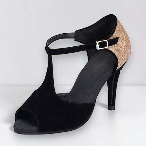 Zapatos de baile latino MONROE STORE de ante negro con tacón de aguja, puntera abierta y detalle de purpurina dorada.